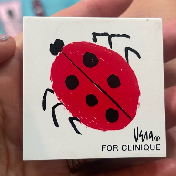 All new 11 piece Clinique skincare/ makeup bundle makeup bag included💜❤️🌺 - Picture 9 of 16